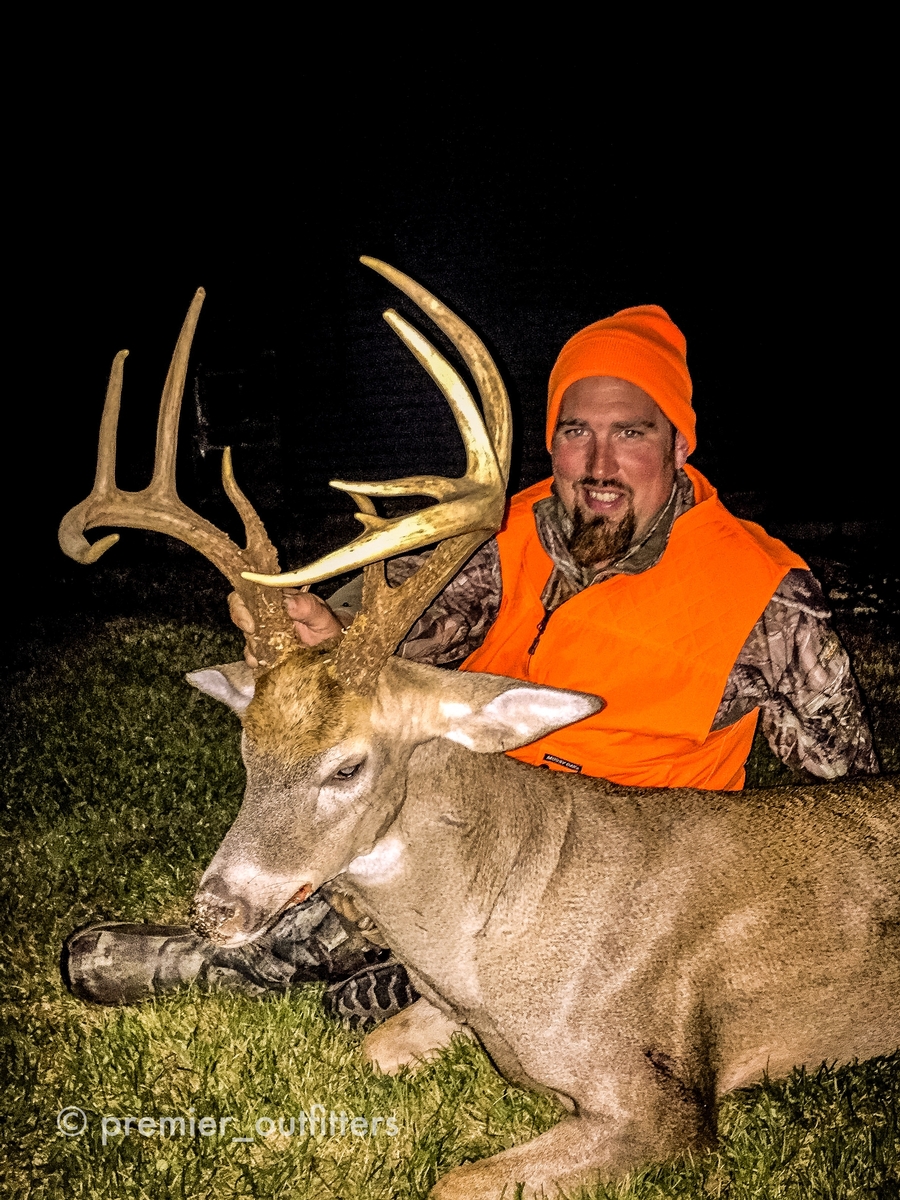 Early Muzzleloader Whitetail Hunts Premier Outfitters